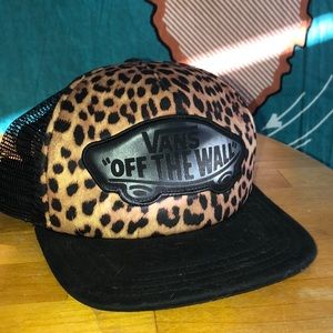 Leopard vans hat